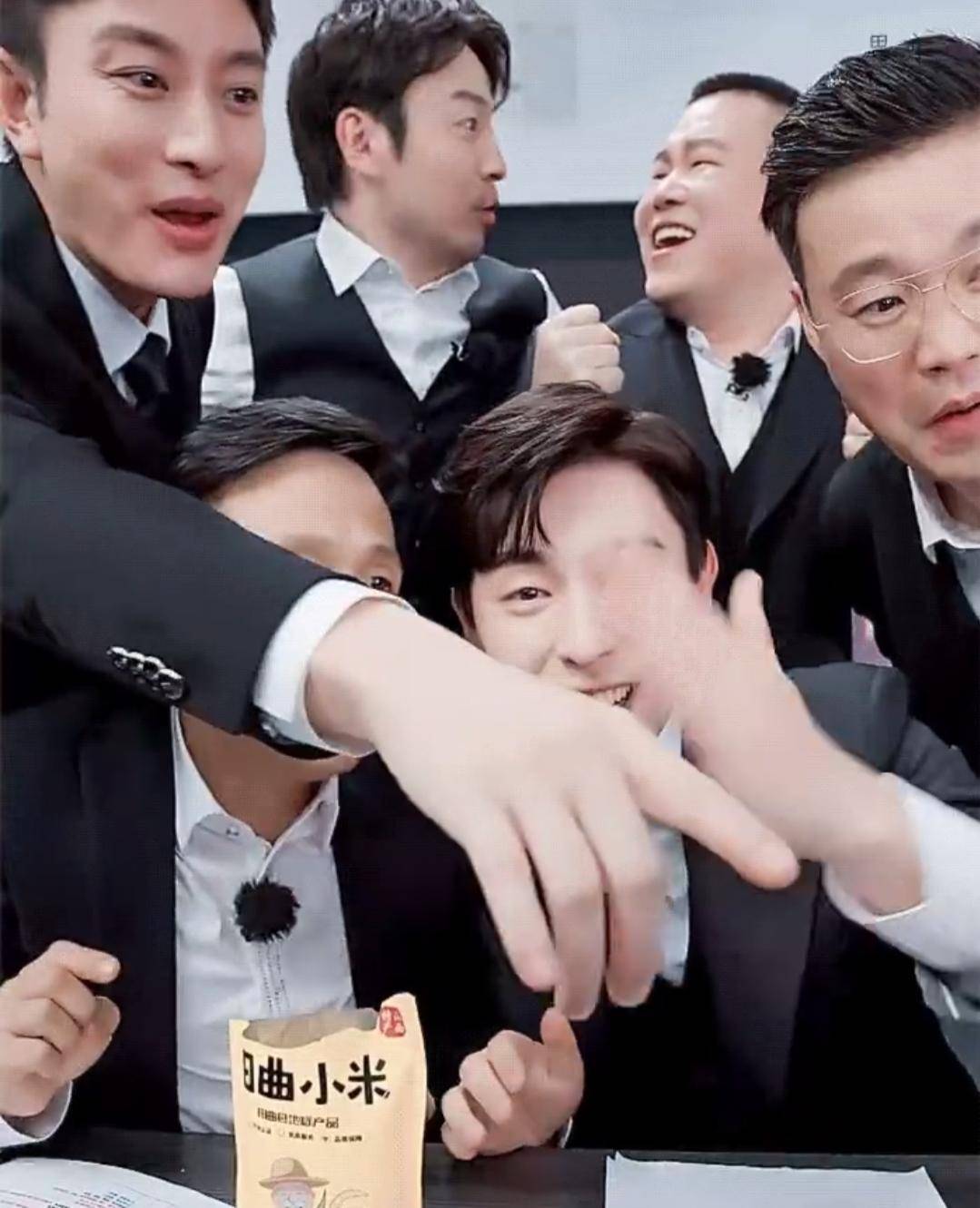 邓伦成宣传委员初入男人帮关系复杂郭京飞雷佳音都不好惹