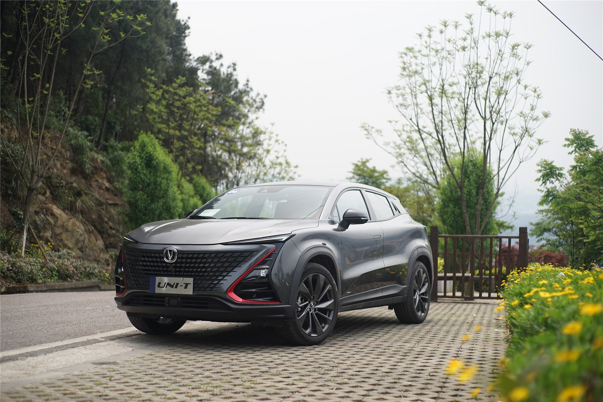 长安uni-t:买一台已经量产的概念车,你愿意掏多少钱?-新浪汽车