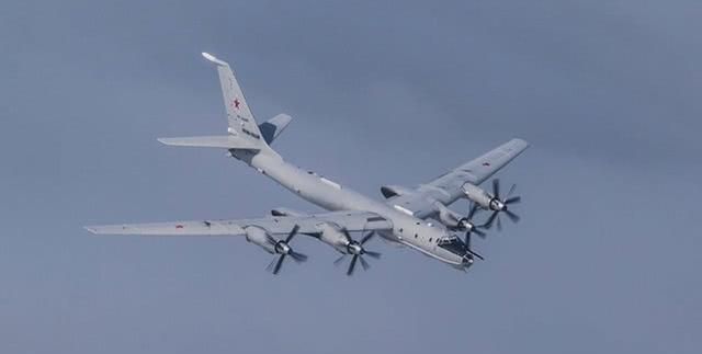 俄图-142反潜机抵近北约"权益区"时遭英国挪威战机跟踪