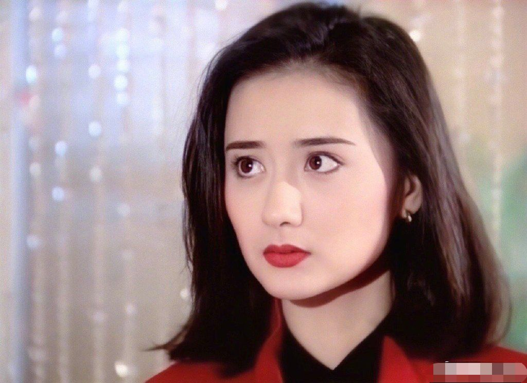 15岁被琼瑶选中,当年的陈德容有多美?这眼神绝了