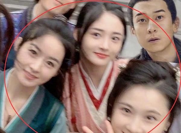 《有翡》杀青,剧组"三美"首次同框颜值都很高