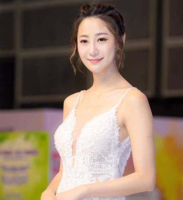 承认出轨已婚演员,男友替她道歉求情,33岁的朱智贤还会幸福吗?