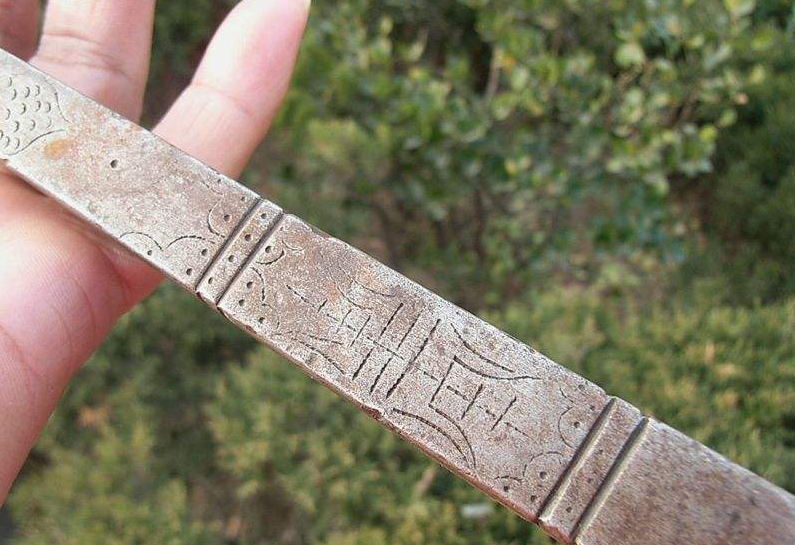 唐代的明光铠有多强?刀剑加身都毫发无伤,却唯独只怕此物!