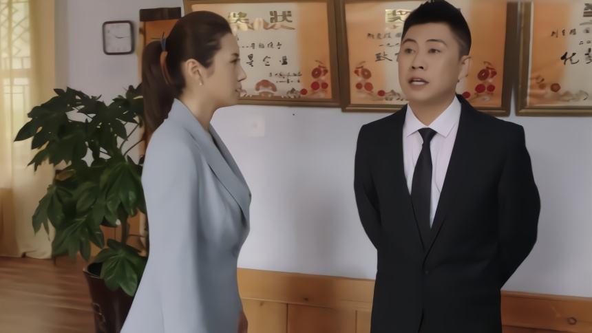 32岁因"药丸子"角色走红,如今人气却走低,粉丝关注只有9174人