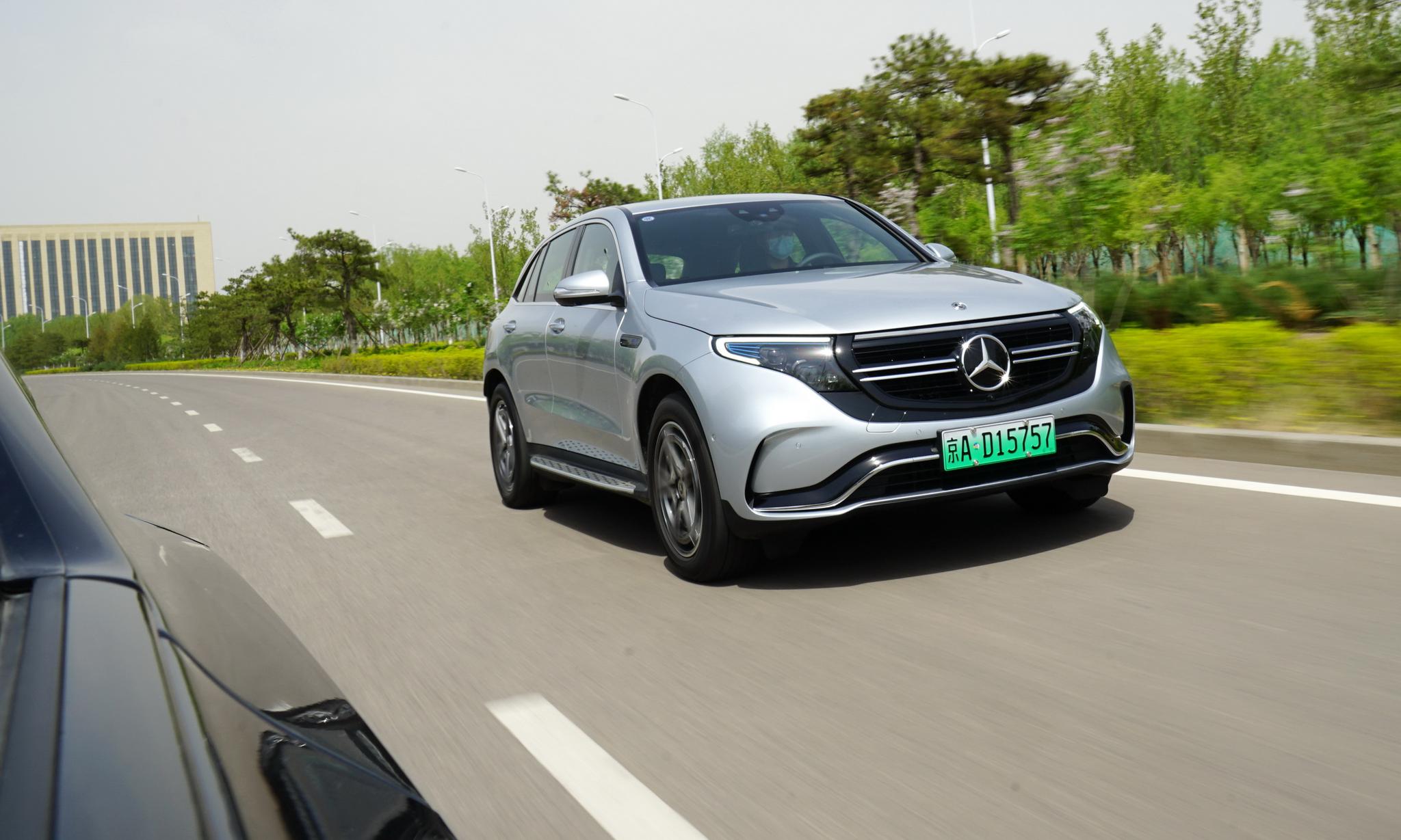 和电动"新势力"比较,这台奔驰eqc除了豪华,还有何过人之处?