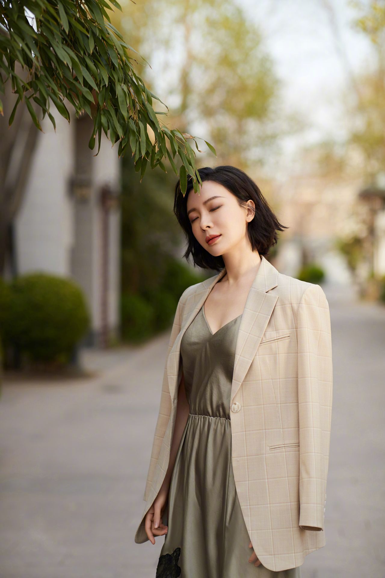 夏季学点时尚穿搭捷径,get陈数风格气质刚好