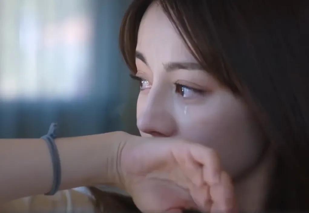 有一种"眼袋落泪"叫迪丽热巴,一看就会,一哭就废!