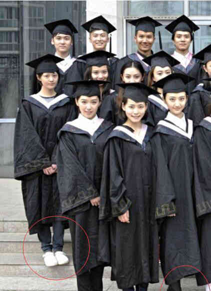 景甜与郑爽的毕业照 网友: 这就是名媛与校花的差别