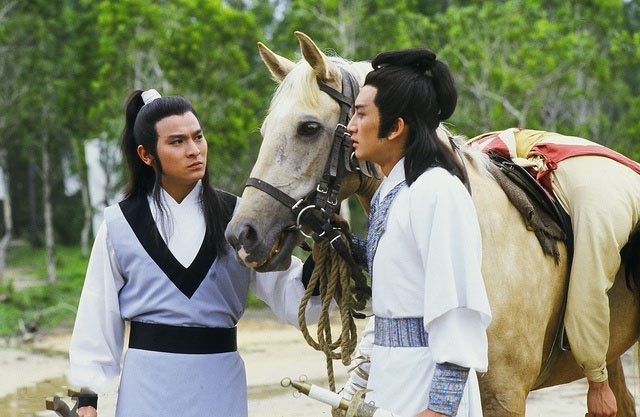 刘德华《魔域桃源》:第一张剧照很有趣,一个打瞌睡一个神游