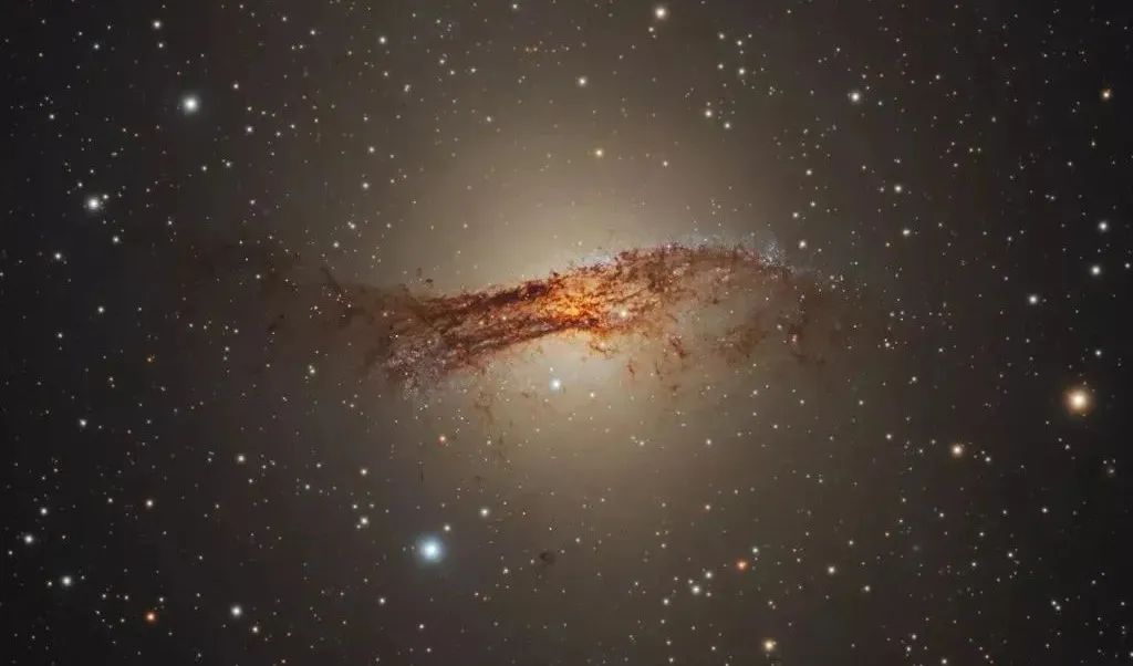 巨大的椭圆星系,不太可能是科技文明的摇篮,而螺旋星系才可能!