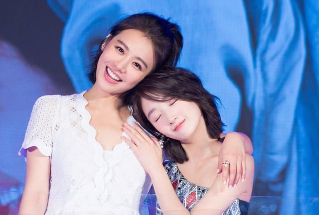 马思纯钟楚曦拍摄动态写真,为荞麦疯长造势,收到网友追捧