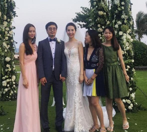 蒋凡和张大奕同框显老身高不及女方被处罚后女方开直播遭骂