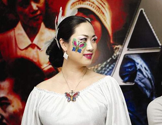 网红界鼻祖"芙蓉姐姐":靠扮丑走红,43岁身价上亿,肤白貌美