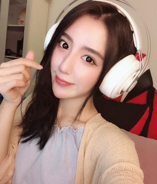 斗鱼五五开黑节火热进行大魔王呆妹跨圈来战