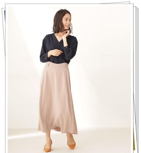黑穿什么颜色的衣服显白（什么颜色衣服不显黑）