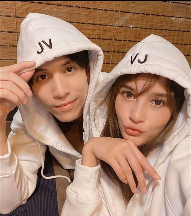 泰星vill恋爱两年,浪漫约会不断,爱情事业双赢!