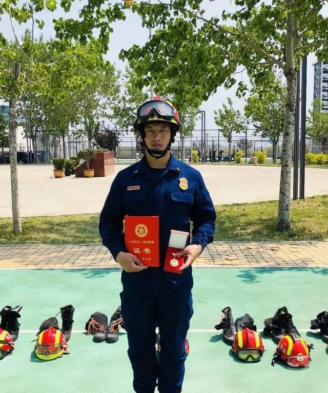 参加灭火救援5300余次，烟台消防崔龙获山东省五一劳动奖章