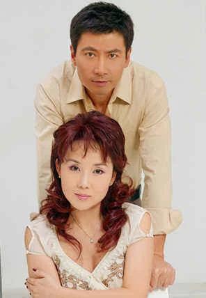 他工人出身却火遍全国,当红时娶著名歌星,与老婆相守26年无绯闻