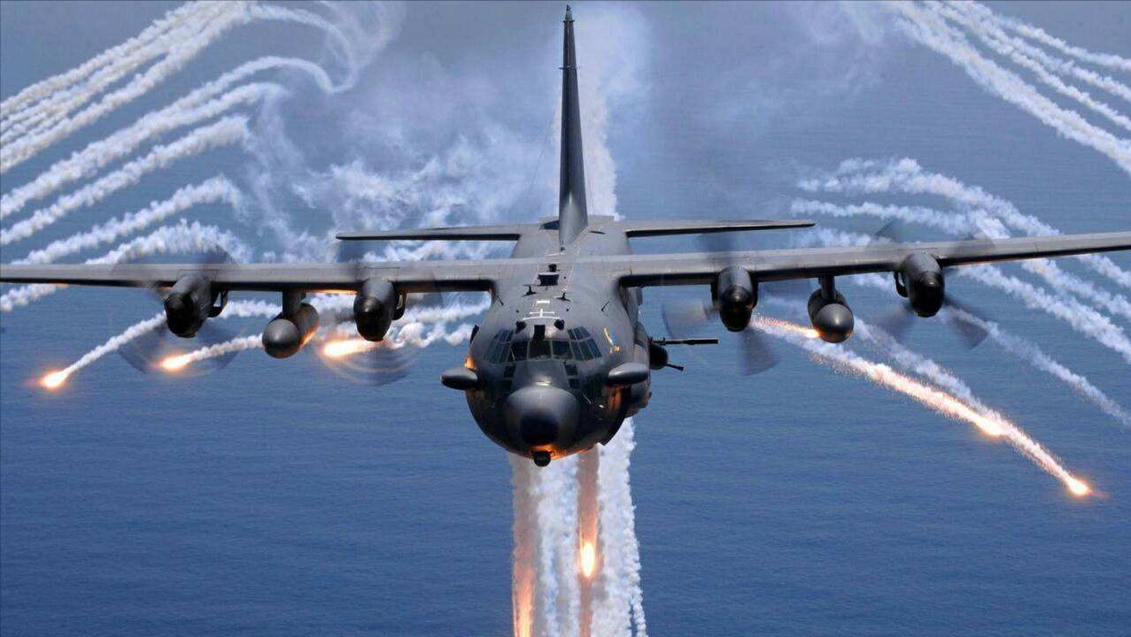 这是空中战列舰,ac130炮艇机笨重无比,为何美军依然爱不释手