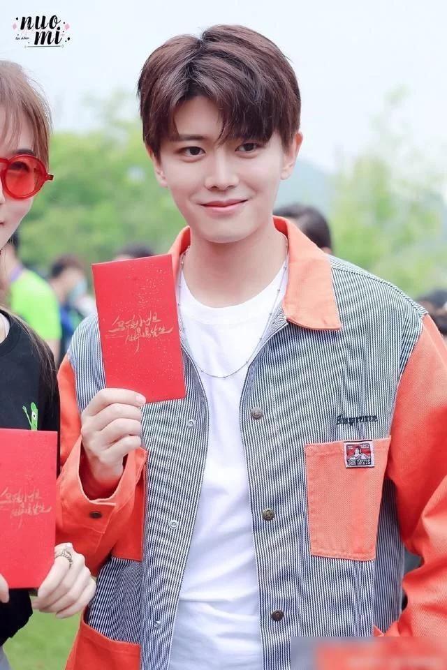 电视剧乌鸦小姐与蜥蜴先生正式开机任嘉伦开机仪式图曝光