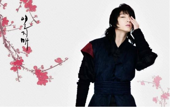 李准基在高二的时候就对表演产生了浓厚的兴趣,后来就决定报考艺术