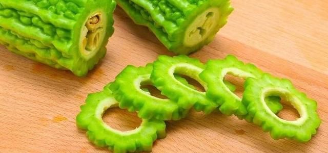 苦瓜味苦对身体好,但很多人吃不了"苦味"