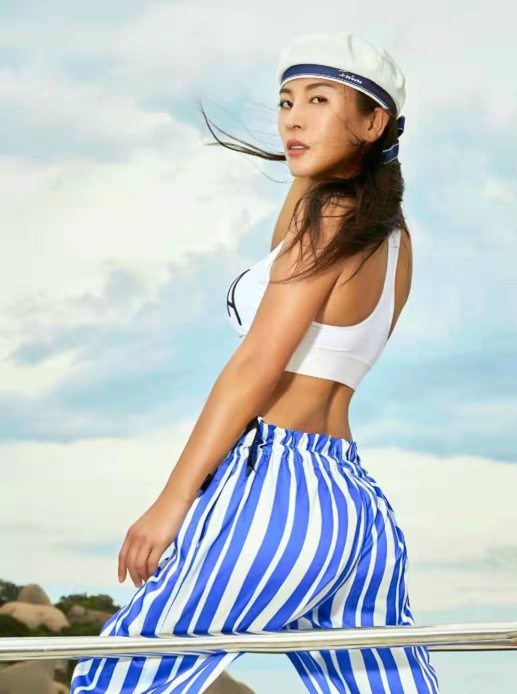 50岁健身辣妈刘叶琳说你流的每一滴汗都是对抗衰老的子弹