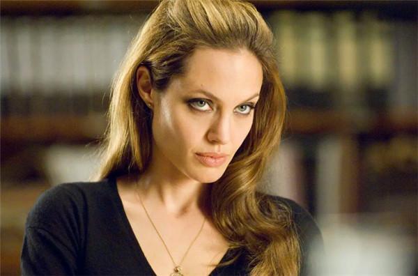 刺客联盟美女特工原来这么美丽身材标准动作表现实在惊艳