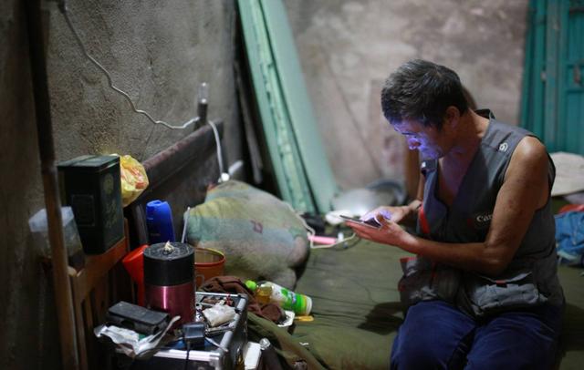 首批70后"啃老族",已经无老可啃,他们日子过得还舒适吗?