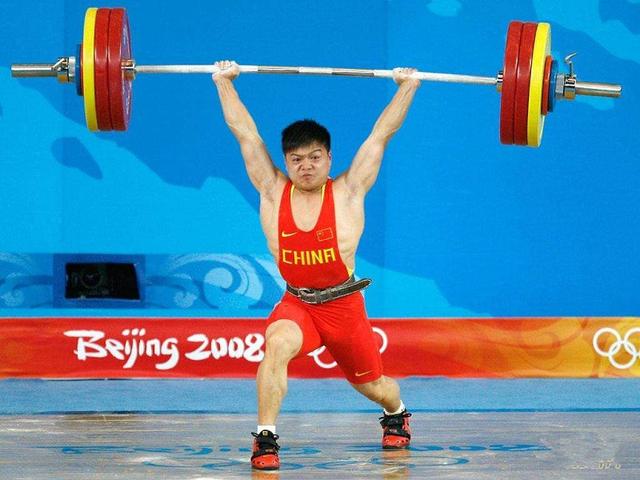 她曾是中国举重天才,为别国夺得冠军后,断然否认与中国有关系