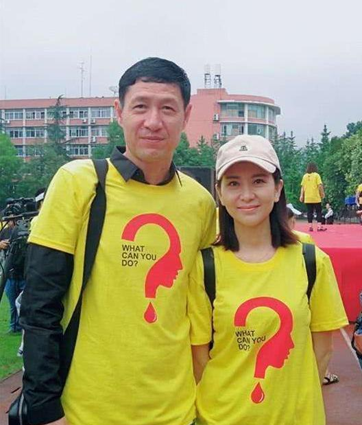 前国脚球员黎兵家庭幸福第一任妻子是空姐第二任妻子是歌星