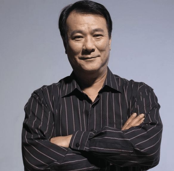 亿,只拿走七十万,他却说周星驰像条狗|周星驰|李修贤|向华强_新浪新闻