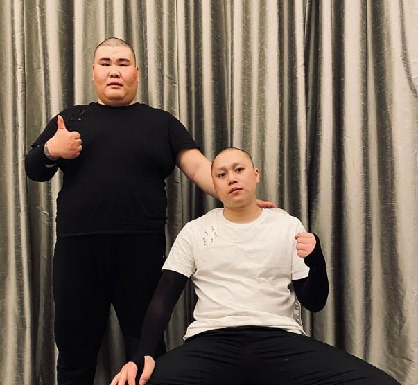 一龙抗击打真的强!刘二狗280斤保镖全力一击,一龙根本不放眼里|刘二|保镖|武林风_新浪新闻