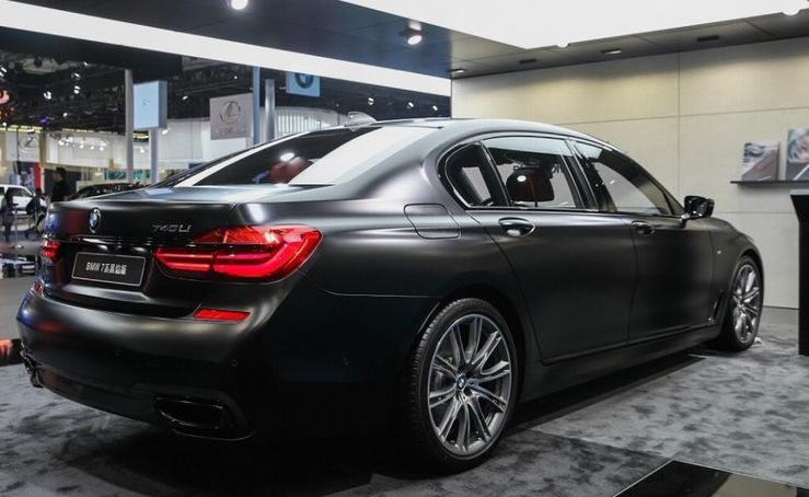 黑焰版宝马7系亮相!四座布局 全新内饰,豪华感与奥迪a8看齐