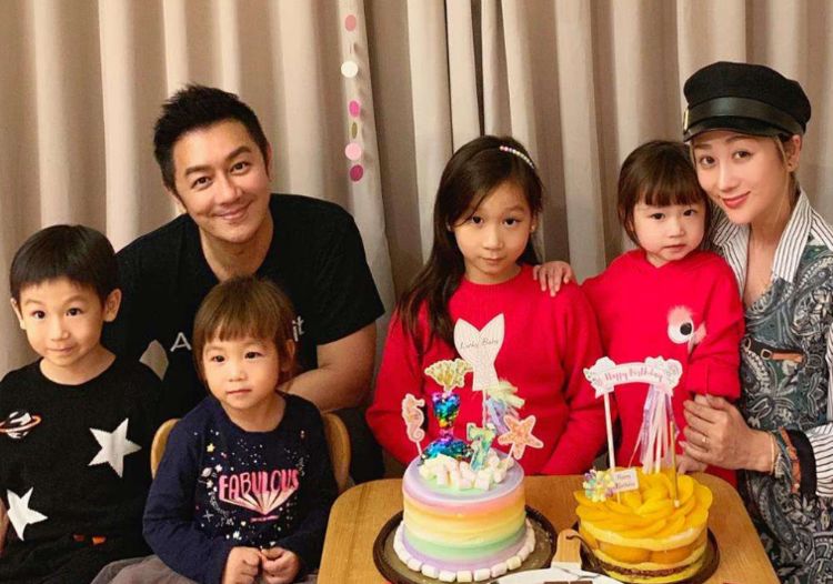 看到蒋丽莎现在的身材,谁能够想到这是一个生完4个孩子的妈?