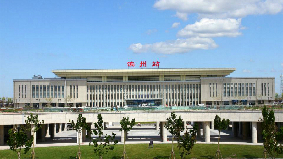 济南至滨州高速铁路全线设济南东站,济南机场站,济阳站,商河南站,惠民