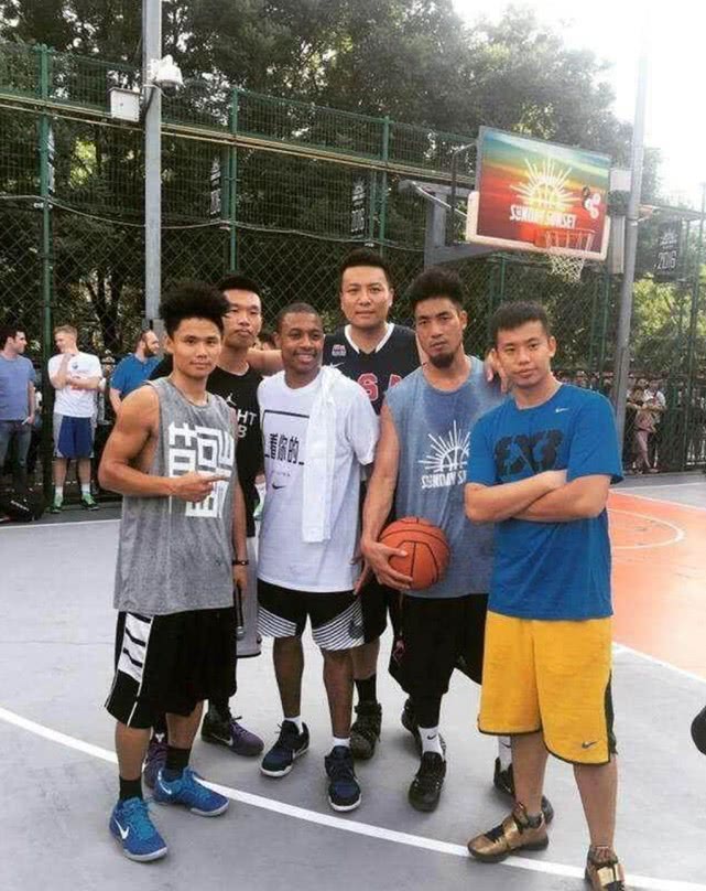 曾和多位nba球员单挑,年薪百万妻子美貌动人|cba|街球|吴悠_新浪网