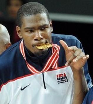 31岁的杜兰特现在女朋友都没有,敏感的杜兰特打算单身一辈子吗