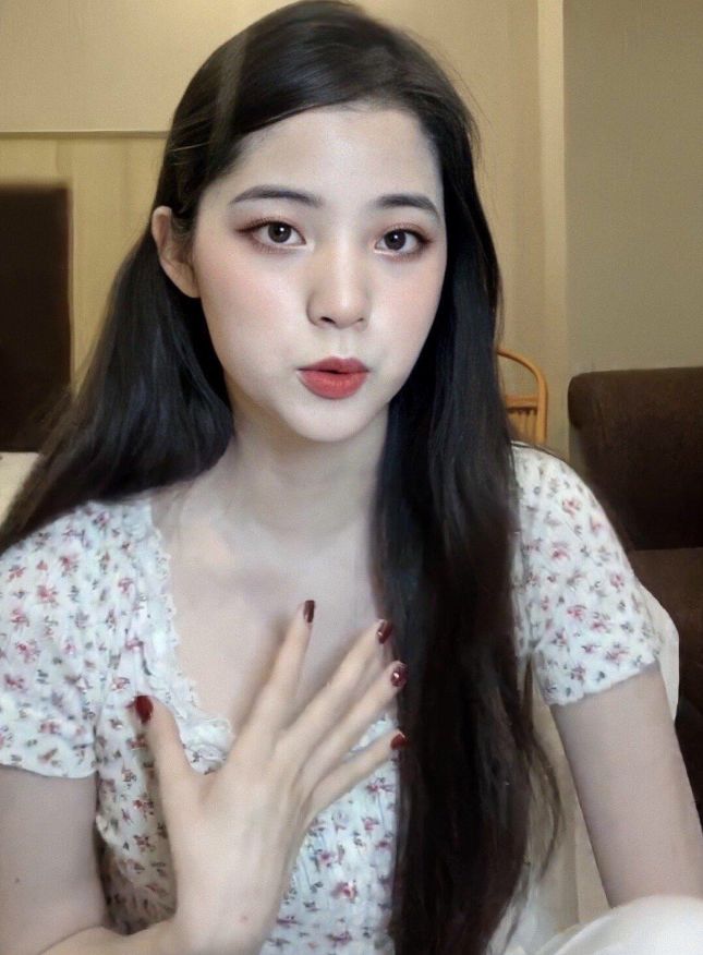 欧阳娜娜开启美颜滤镜录vlog,看清五官:求你把美颜关掉吧!