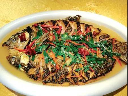 伊犁河谷椒蒿炖鱼