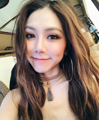 邓紫棋年轻时啥模样?看清她旧照的一瞬间,网友:这谁能不爱啊?