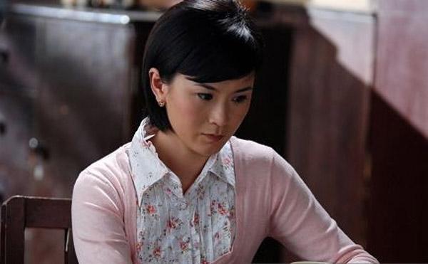 《宝莲灯》四公主洛葳 ,造型有点杀马特,染回黑发后成干练女神