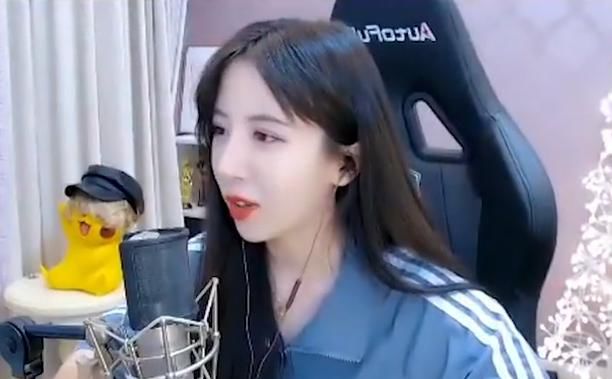 小团团和呆妹和好了两人首次连线开黑菜到无法直视