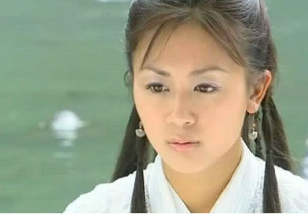 拥有童颜女神封号嫁大13岁导演7年分手如今37岁无戏可拍