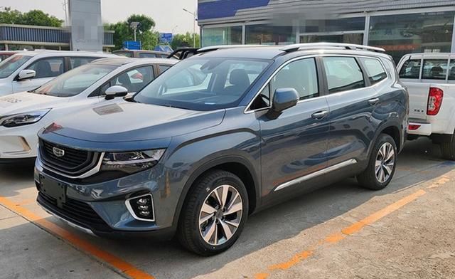 吉利全新七座suv到店,气场不输途昂,轴距2米815