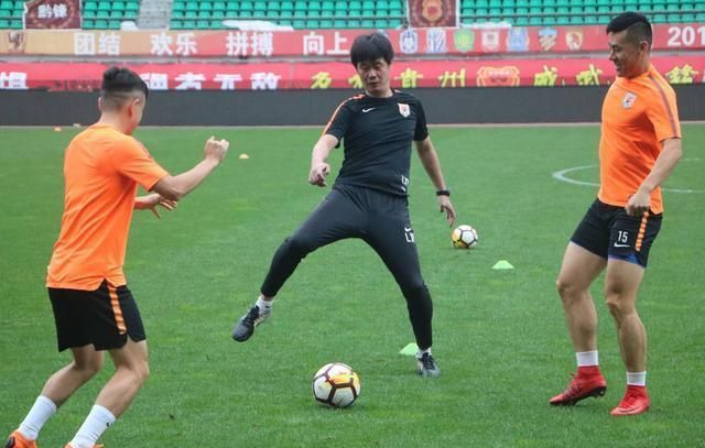 山东体育：鲁能5月有2场比赛，大概率被直播，鲁能球迷幸福了