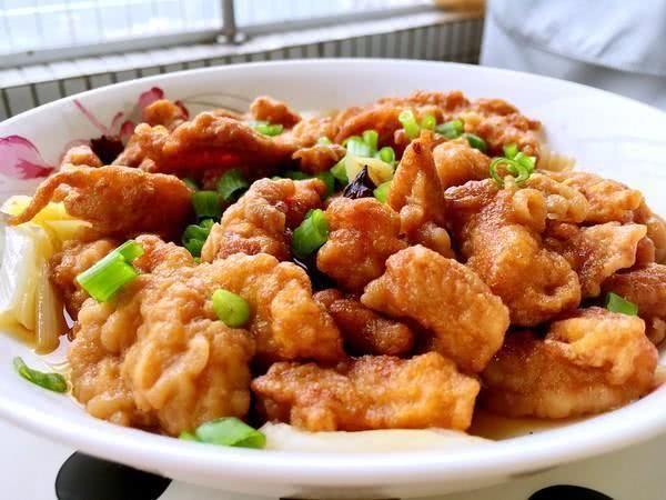 美食推荐:蒸小酥肉,红烧肉,鱼香嫩豆腐,蒜茸蒸丝瓜