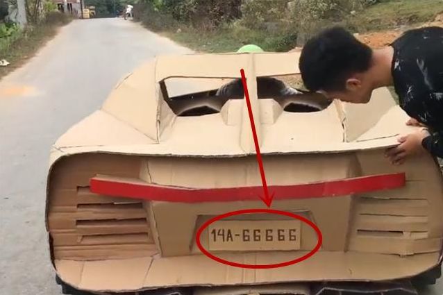 小伙200块造布加迪跑车，搭配“两驱”系统，5个6车牌引人发笑