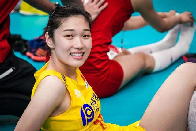 苦尽甘来,女排美女无缘里约曾第一个打电话给他,如今终打上主力!