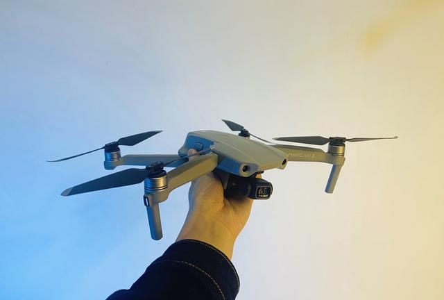 4999元大疆御mavicair2开箱年轻人首款无人机有点香